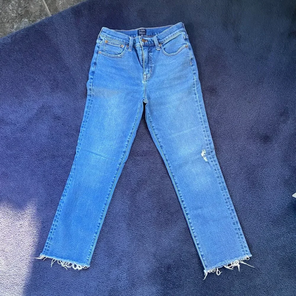 EUC J. Crew High-Rise Medium Wash Essential Straight Jeans w/ Raw Hem Sz 26 - Picture 7 of 7